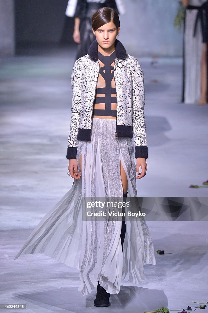 Vionnet : Runway - Paris Fashion Week Womenswear Fall/Winter 2015/2016