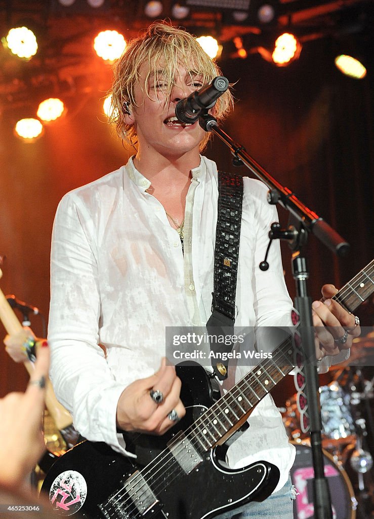 R5 Performs At The Roxy