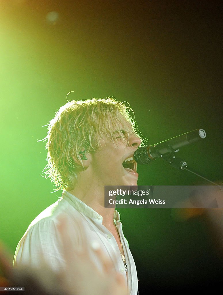 R5 Performs At The Roxy