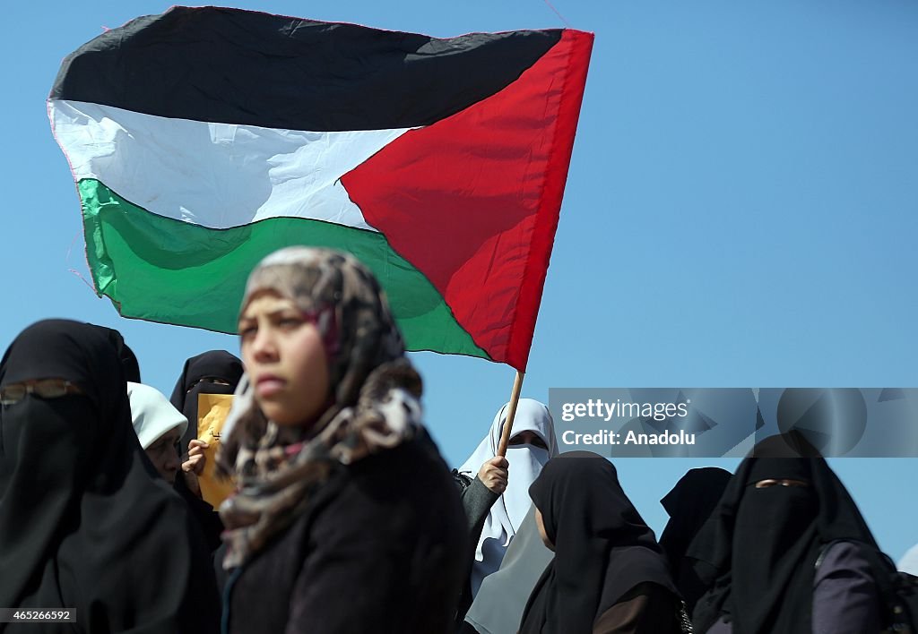 Palestinians protest for Gaza reconstruction and abolishment of blockade