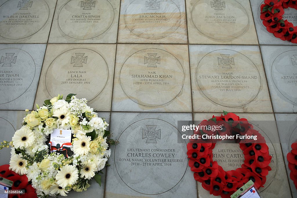 British Prime Minister Commemorates Overseas World War One Victoria Cross Recipients