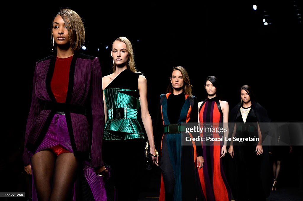 Balmain : Runway - Paris Fashion Week Womenswear Fall/Winter 2015/2016