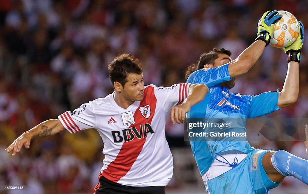 River Plate v Tigres - Copa Bridgestone Libertadores 2015