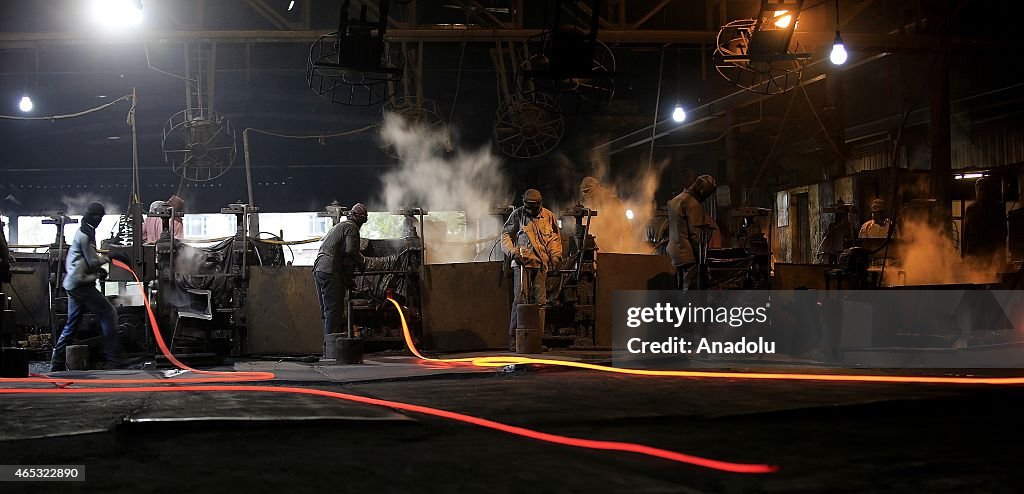 Iron and steel labour in Pakistan's Islamabad