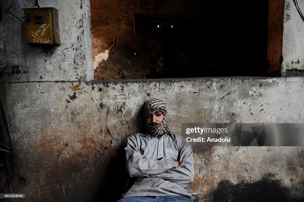 Iron and steel labour in Pakistan's Islamabad