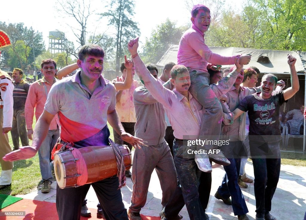 INDIA-RELIGION-FESTIVAL-HOLI