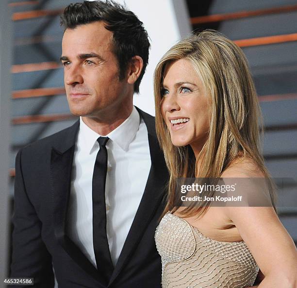 Actor Justin Theroux and actress Jennifer Aniston arrive at the 2015 Vanity Fair Oscar Party Hosted By Graydon Carter at Wallis Annenberg Center for...