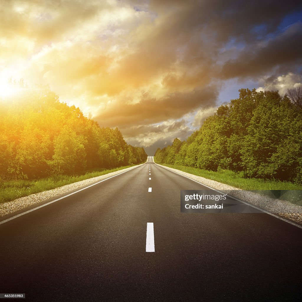 País de la carretera. El camino a seguir.