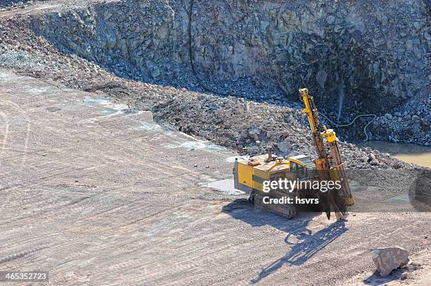 driller em uma pedreira - broca imagens e fotografias de stock