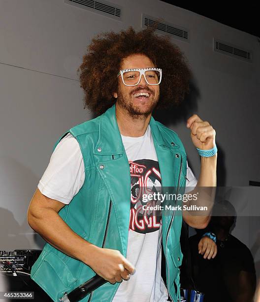 Redfoo Launches New Single Juicy Wiggle In Sydney Photos et images de ...