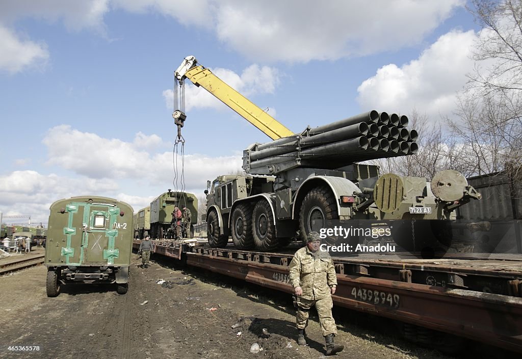 Withdrawal of heavy weapons in the eastern city of Donetsk