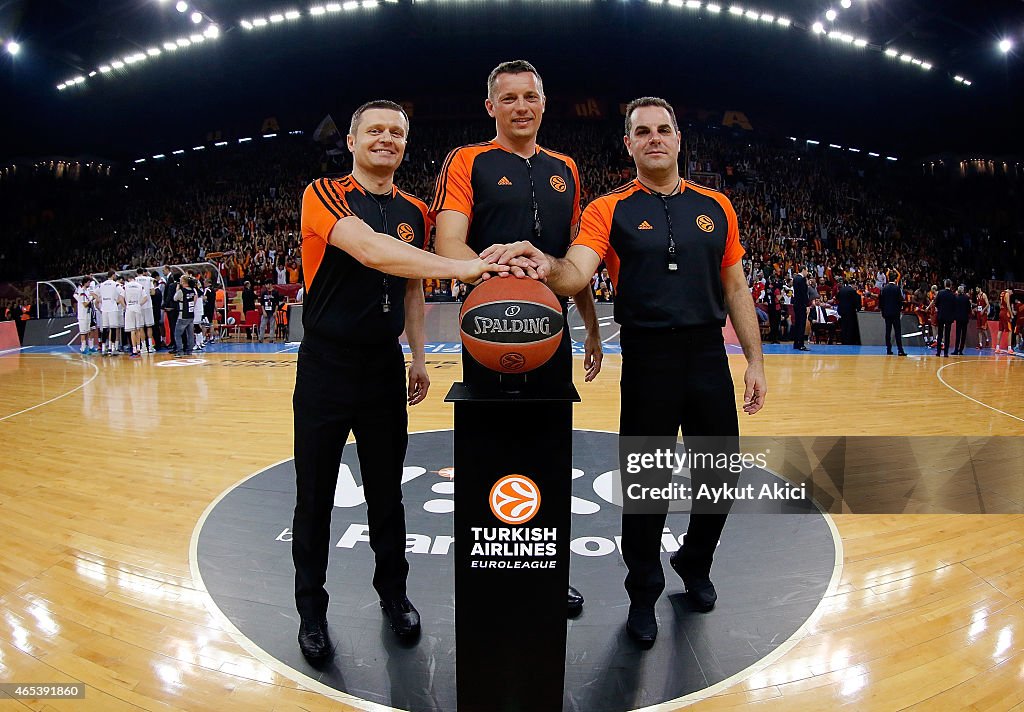 Galatasaray Liv Hospital Istanbul v Real Madrid - Turkish Airlines Euroleague Top 16