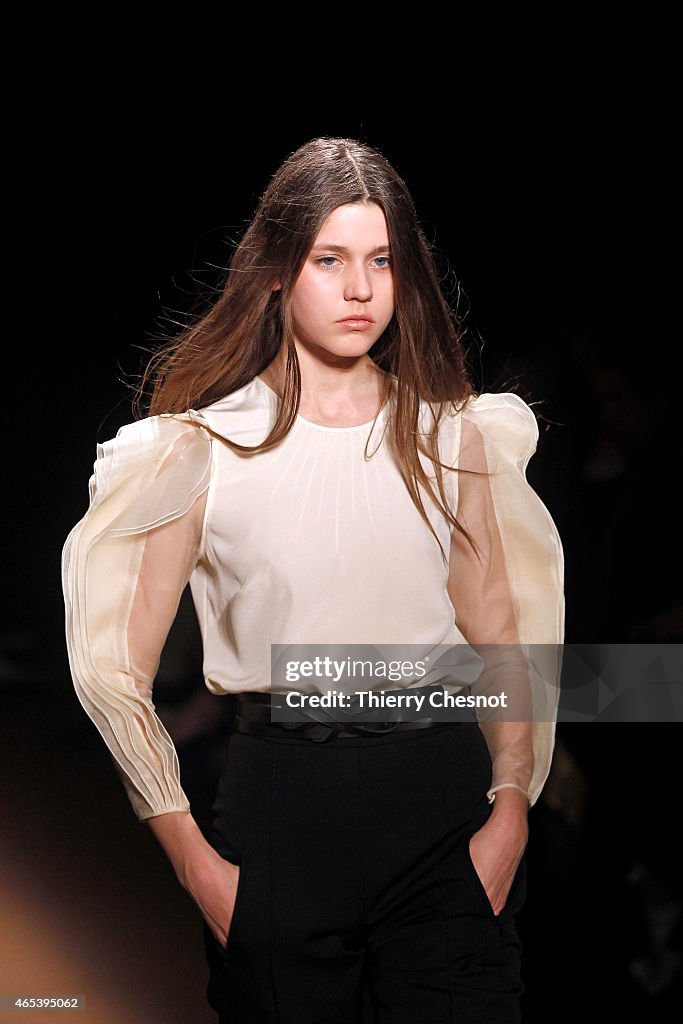 Andrew GN : Runway - Paris Fashion Week Womenswear Fall/Winter 2015/2016