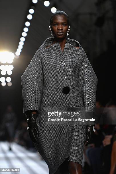 Model walks the runway during the Balenciaga show as part of the Paris Fashion Week Womenswear Fall/Winter 2015/2016 on March 6, 2015 in Paris,...