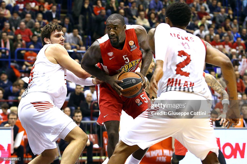 EA7 Emporio Armani Milan v Olympiacos Piraeus - Turkish Airlines Euroleague Top 16