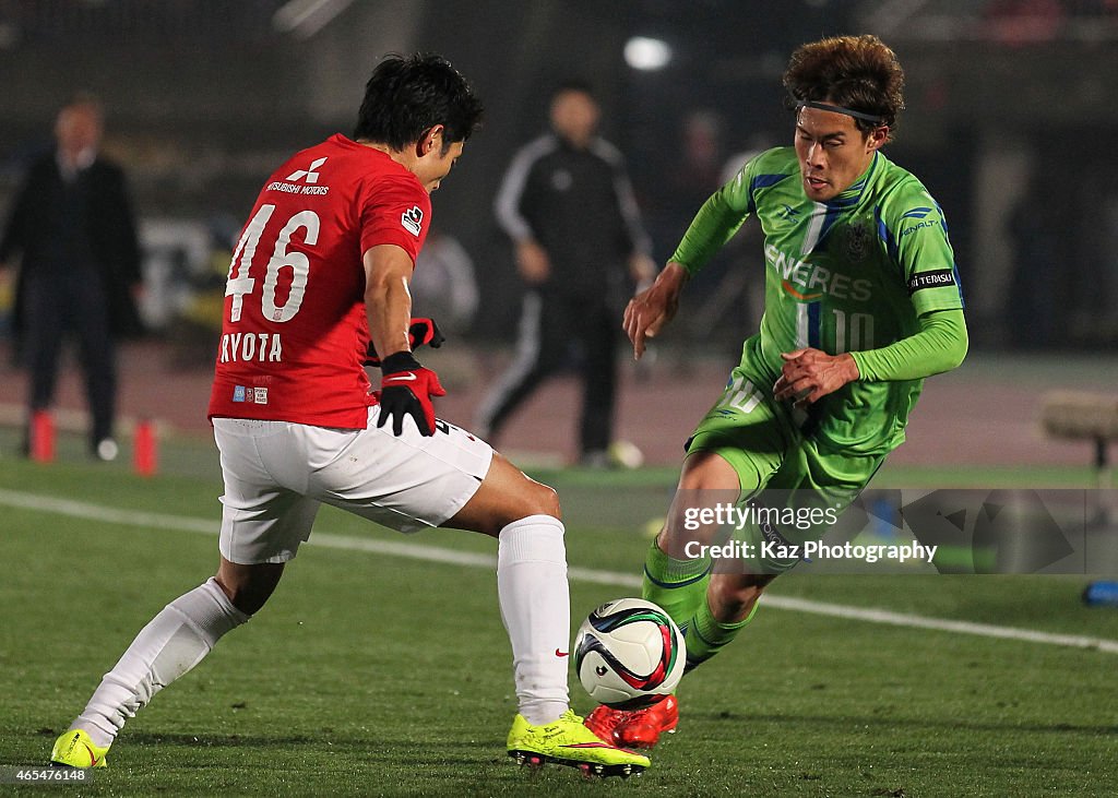 Shonan Bellmare v Urawa Red Diamonds - J.League 2015