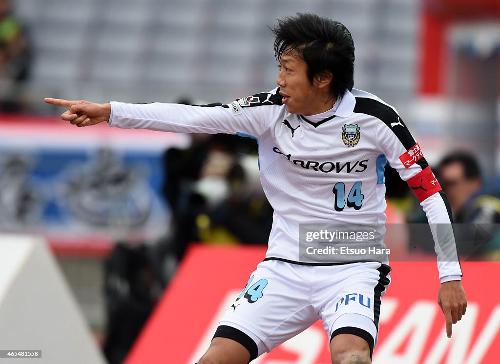 Yokohama F. Marinos v Kawasaki Frontale - J.League 2015