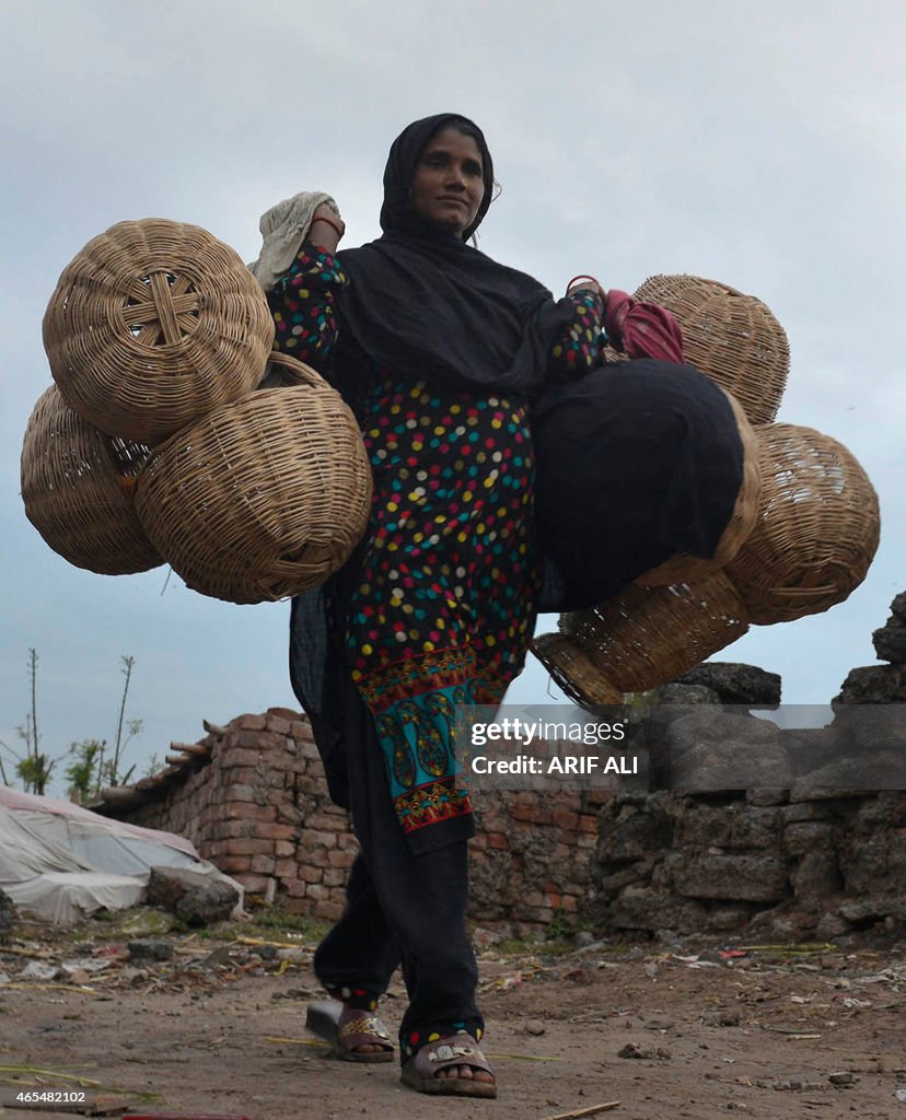 PAKISTAN-SOCIAL-WOMEN