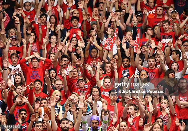 Basketball Student Section Photos and Premium High Res Pictures - Getty ...