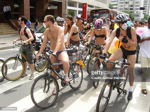 Aconteceu no dia 14 de março de 2009 a divertida e criativa manifestação &quot;Pedalada Pelada&quot;. A concentração foi na Praça do Ciclista, na...