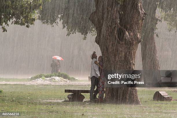 Ceded Raining Rain Shedding Photos and Premium High Res Pictures - Getty Images