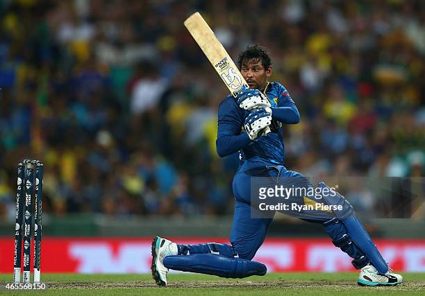 Tillakaratne Dilshan of Sri Lanka bats during the 2015 ICC Cricket World Cup match between Australia and Sri Lanka at Sydney Cricket Ground on March...