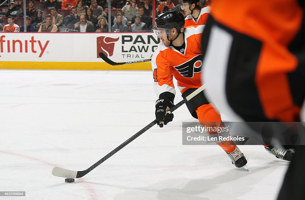 Calgary Flames v Philadelphia Flyers