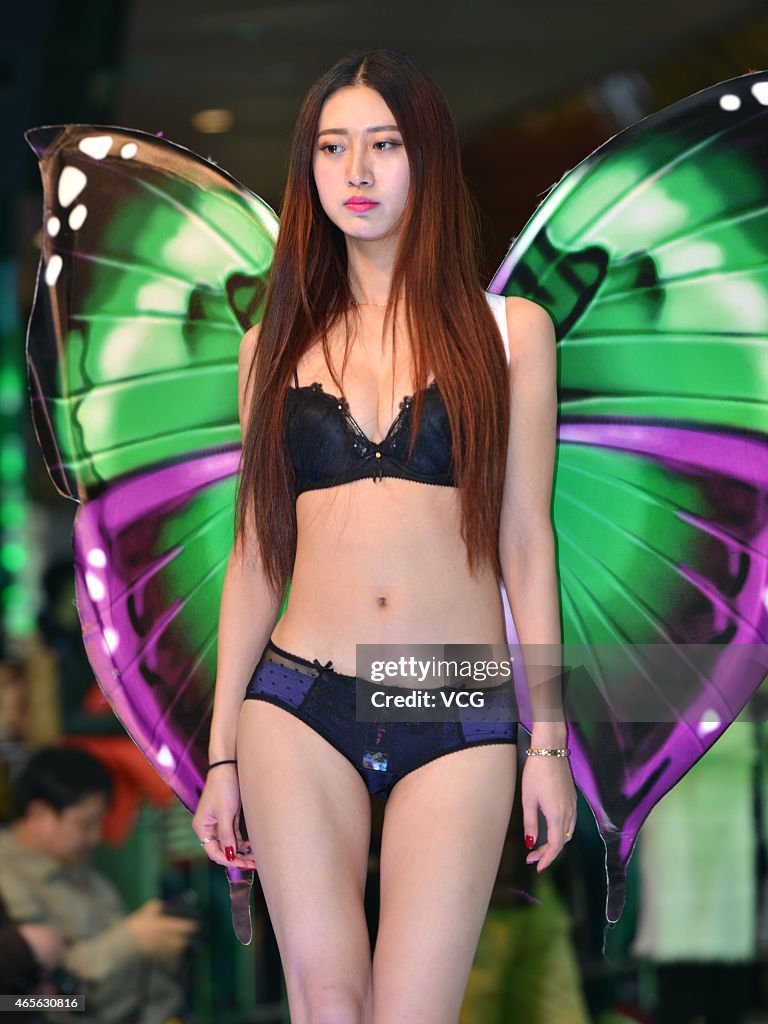 Chinese Version Of Victoria's Secret Show During Women's Day