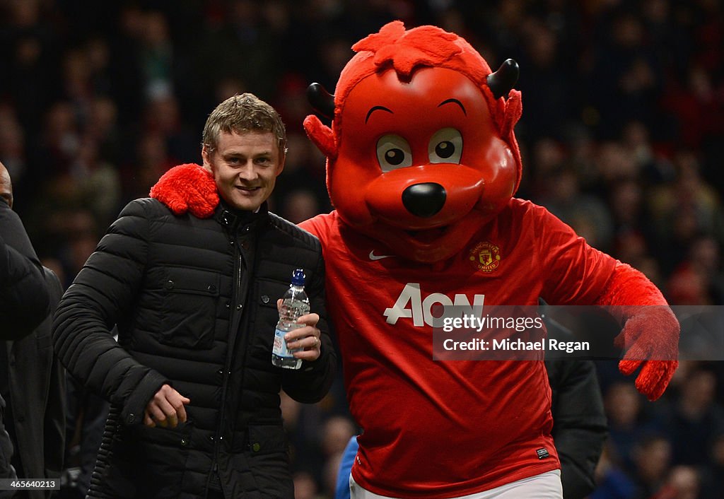 Manchester United v Cardiff City - Premier League