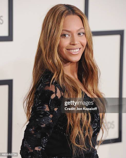 Singer Beyonce arrives at the 57th GRAMMY Awards at Staples Center on February 8, 2015 in Los Angeles, California.