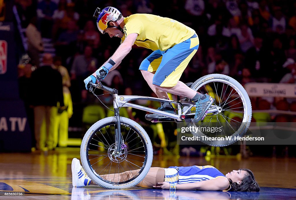 Los Angeles Clippers v Golden State Warriors