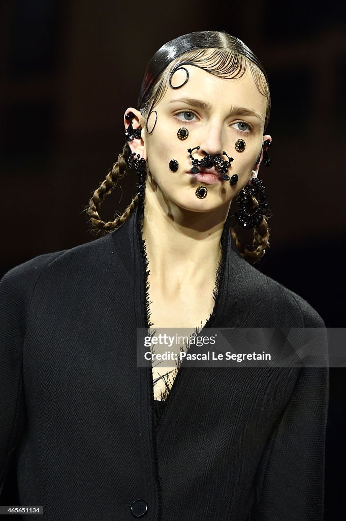 Givenchy : Runway - Paris Fashion Week Womenswear Fall/Winter 2015/2016