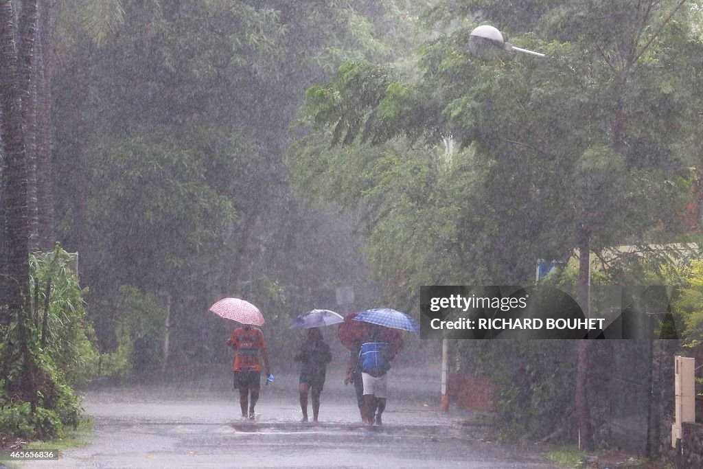 FRANCE-WEATHER-OVERSEAS-REUNION-HURRICANE-STORM-HALIBA