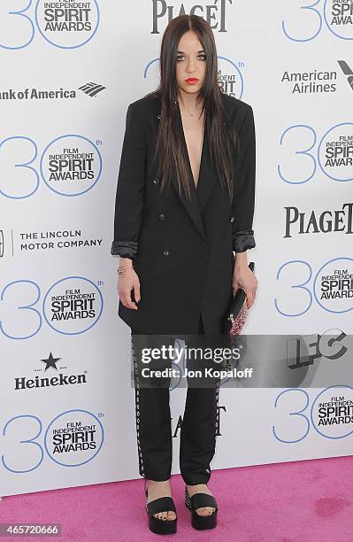 Actress Lorelei Linklater arrives at the 2015 Film Independent Spirit Awards on February 21, 2015 in Santa Monica, California.