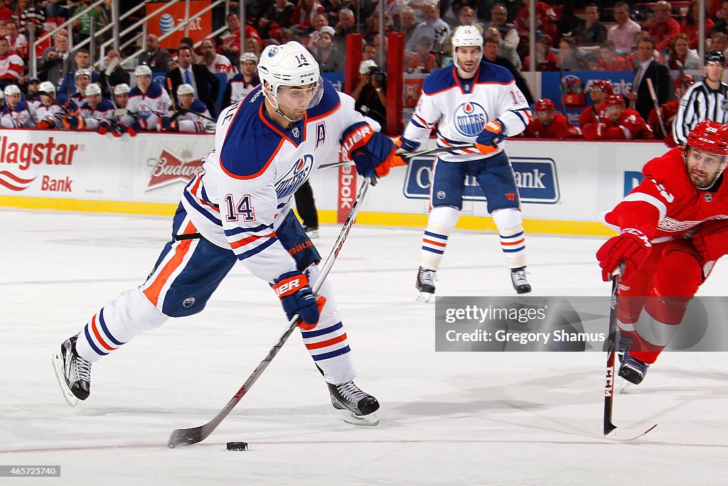 Edmonton Oilers v Detroit Red Wings