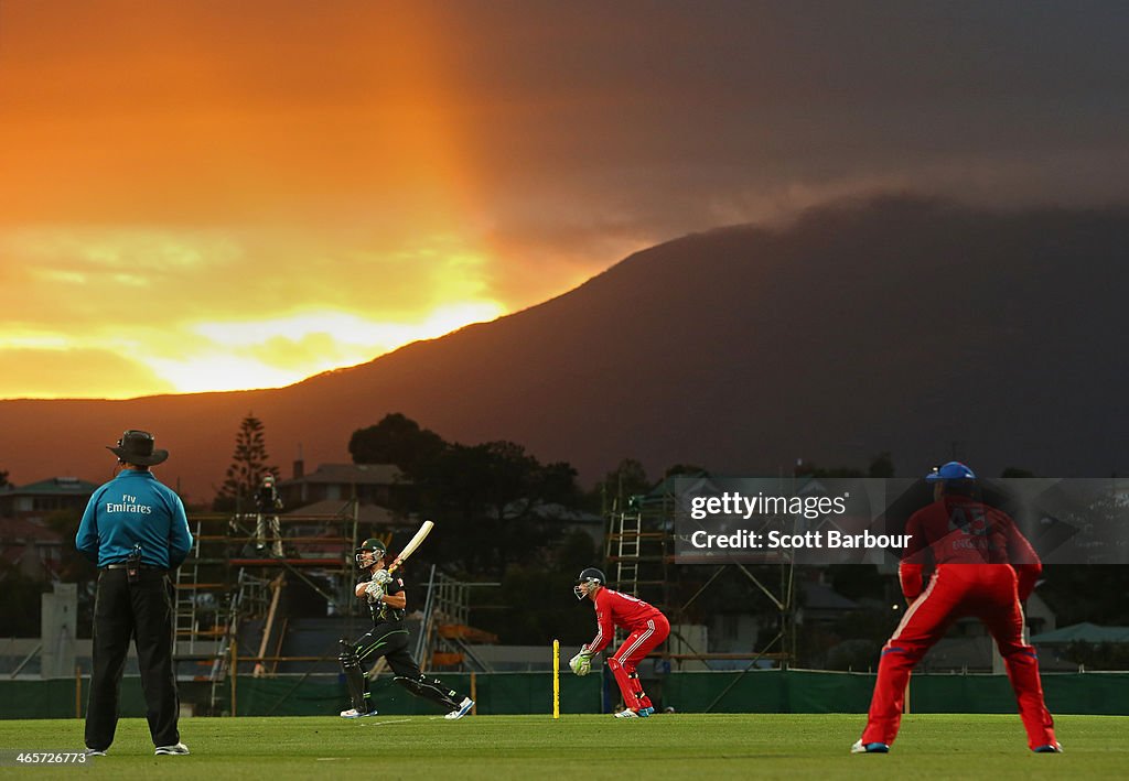 Australia v England - Game 1