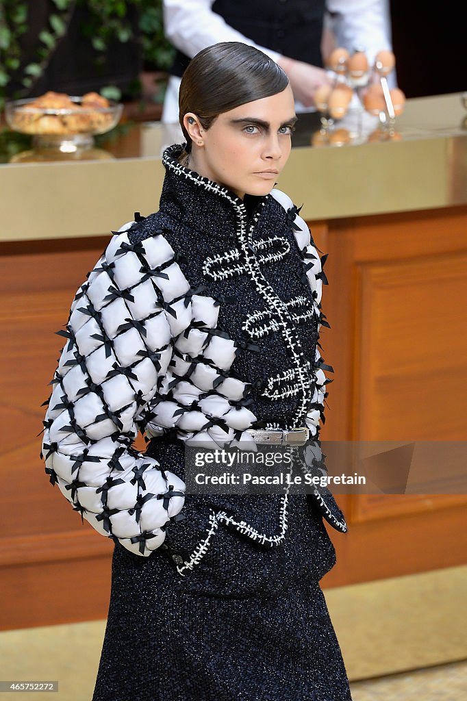 Chanel : Runway - Paris Fashion Week Womenswear Fall/Winter 2015/2016