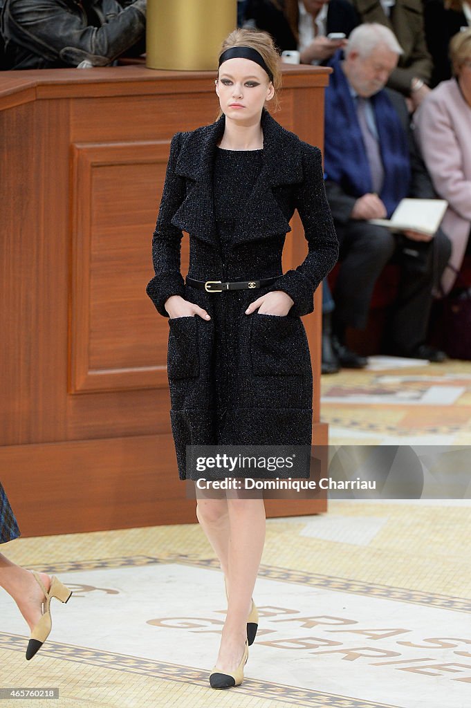 Chanel : Runway - Paris Fashion Week Womenswear Fall/Winter 2015/2016