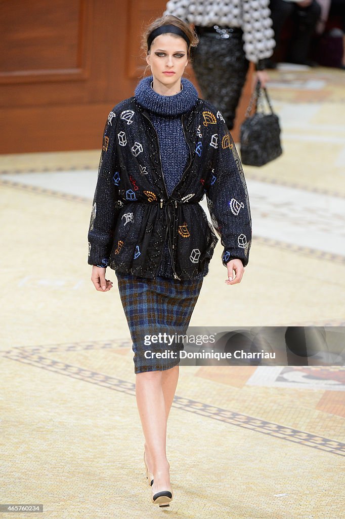 Chanel : Runway - Paris Fashion Week Womenswear Fall/Winter 2015/2016