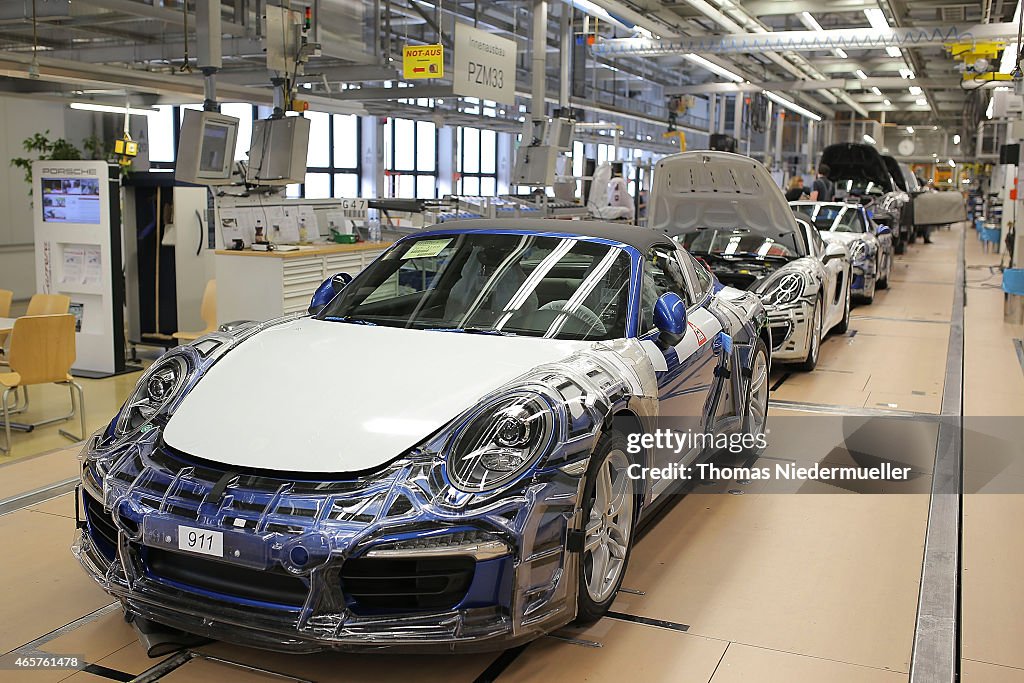 911 Assembly At Porsche Plant