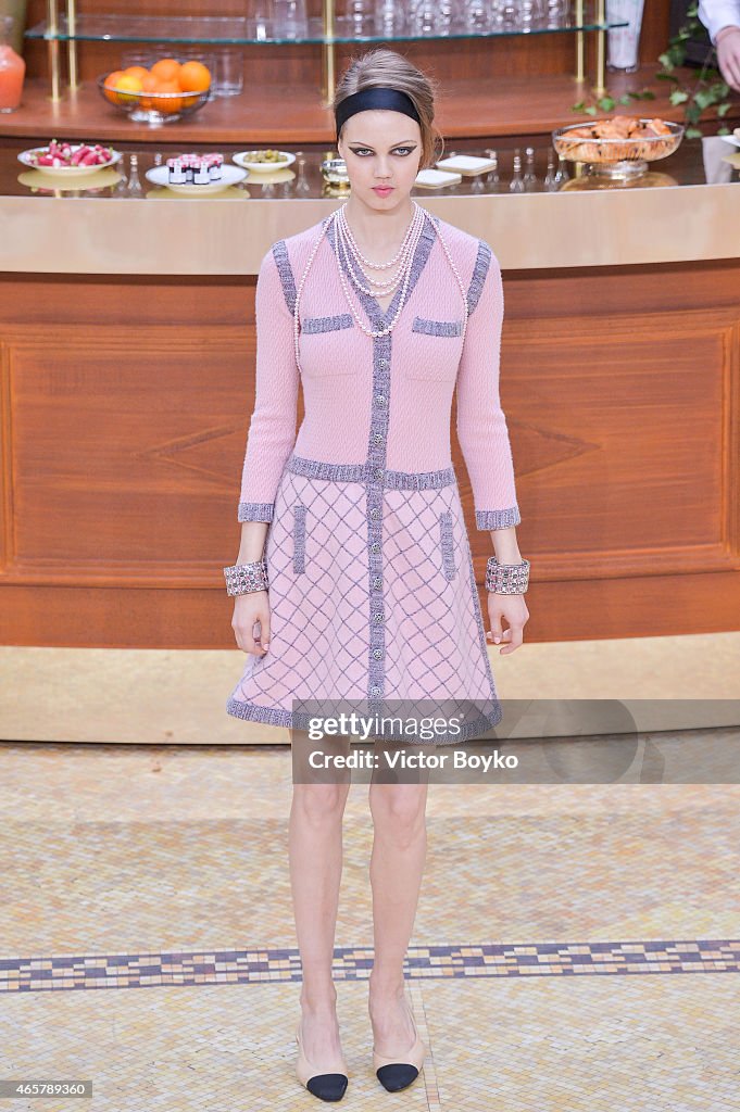 Chanel : Runway - Paris Fashion Week Womenswear Fall/Winter 2015/2016