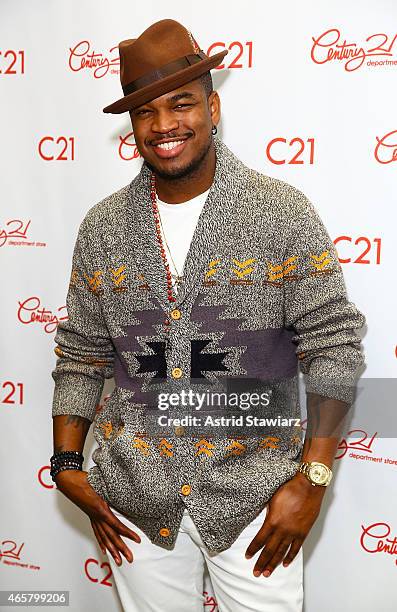 Singer Ne-Yo visits Century 21 Department Store on March 10, 2015 in New York City.