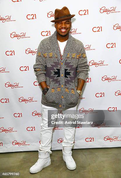 Singer Ne-Yo visits Century 21 Department Store on March 10, 2015 in New York City.