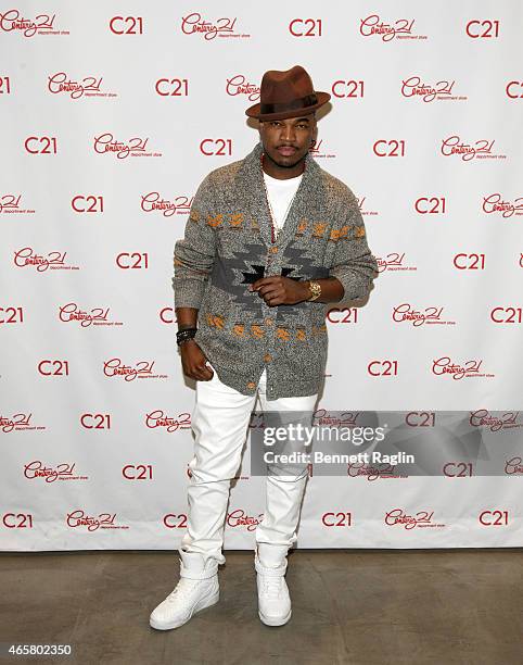 Recording artist Ne-Yo visits Century 21 Department Store at Century 21 on March 10, 2015 in New York City.