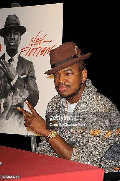 Ne-Yo visits Century 21 Department Store on March 10, 2015 in New York City.