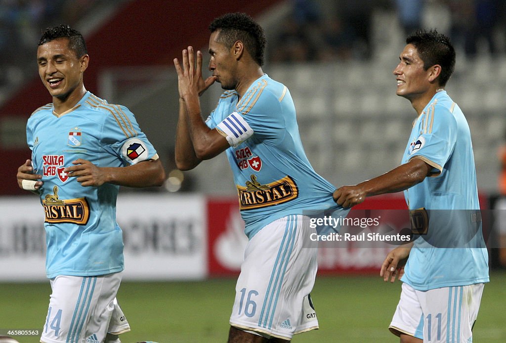 Sporting Cristal v Atletico PR - Copa Bridgestone Libertadores 2014