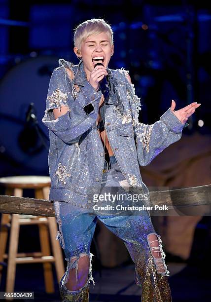 Recording artist Miley Cyrus performs onstage during Miley Cyrus: MTV Unplugged at Sunset Gower Studios on January 28, 2014 in Hollywood, California.