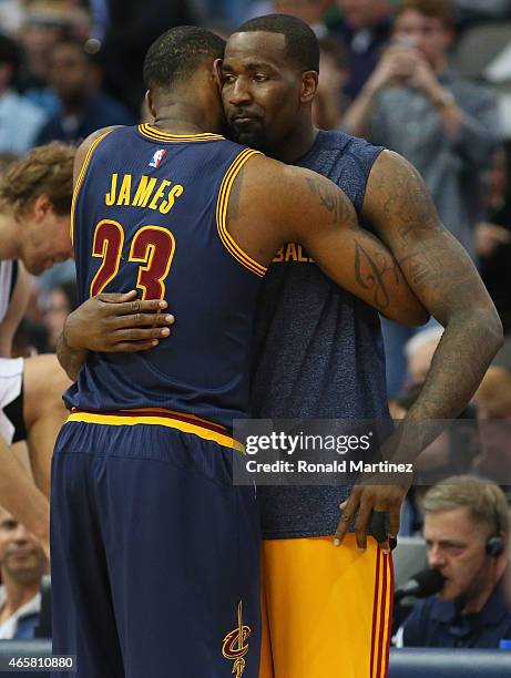 Hug Jim 1,261 Lebron James Hugging Stock Photos, High-Res Pictures, and Images ...
