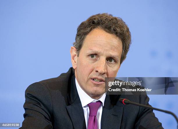 Tim Geithner Timothy Franz Geithner Photos and Premium High Res Pictures - Getty Images