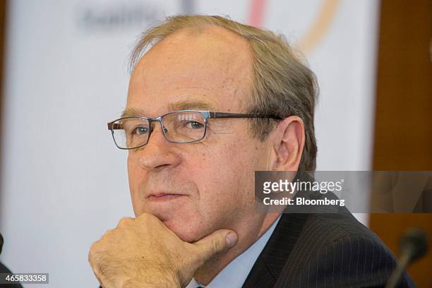 Erkki Liikanen, governor of the Bank of Finland, pauses as he addresses the European Central Bank and its watchers conference in Frankfurt, Germany,...